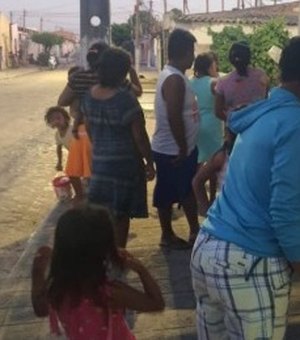 Venezuelanos retornam para Arapiraca e tentam invadir salão