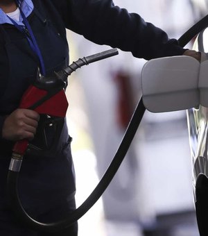Preço da gasolina sobe pela 4ª semana e acumula alta de 3,5% em um mês