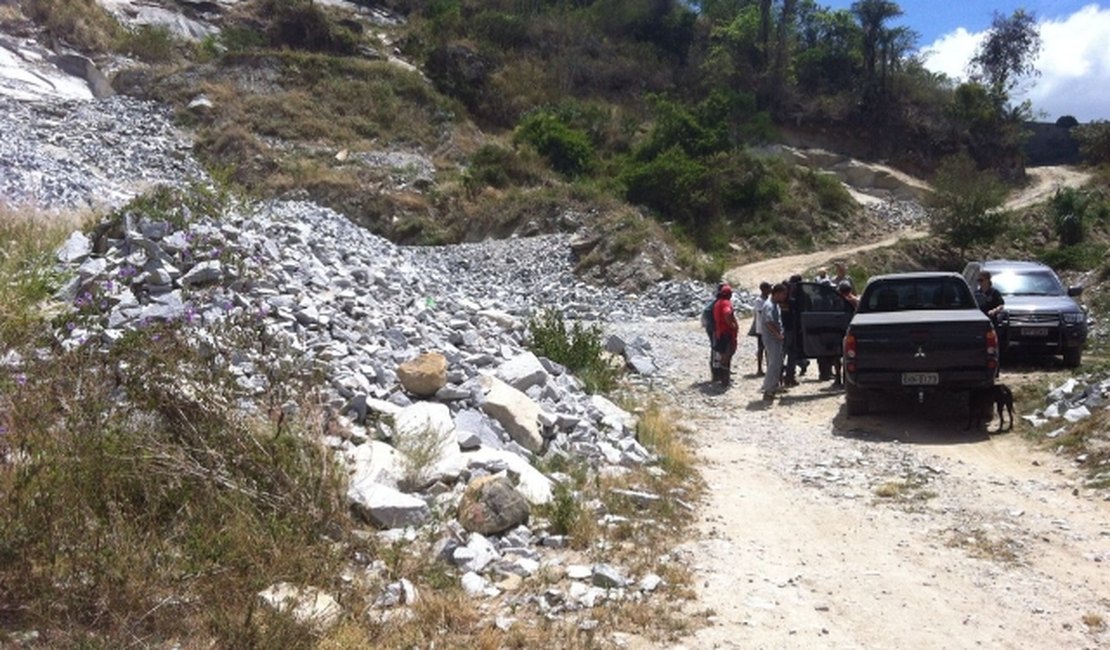 Operação Paleolítico: PF prende três pessoas suspeitas de extração mineral irregular