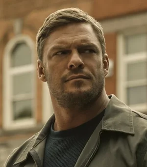 Astro de Velozes e Furiosos é flagrado espancando vizinho