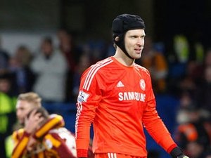 Real Madrid negocia com Petr Cech, reserva no Chelsea