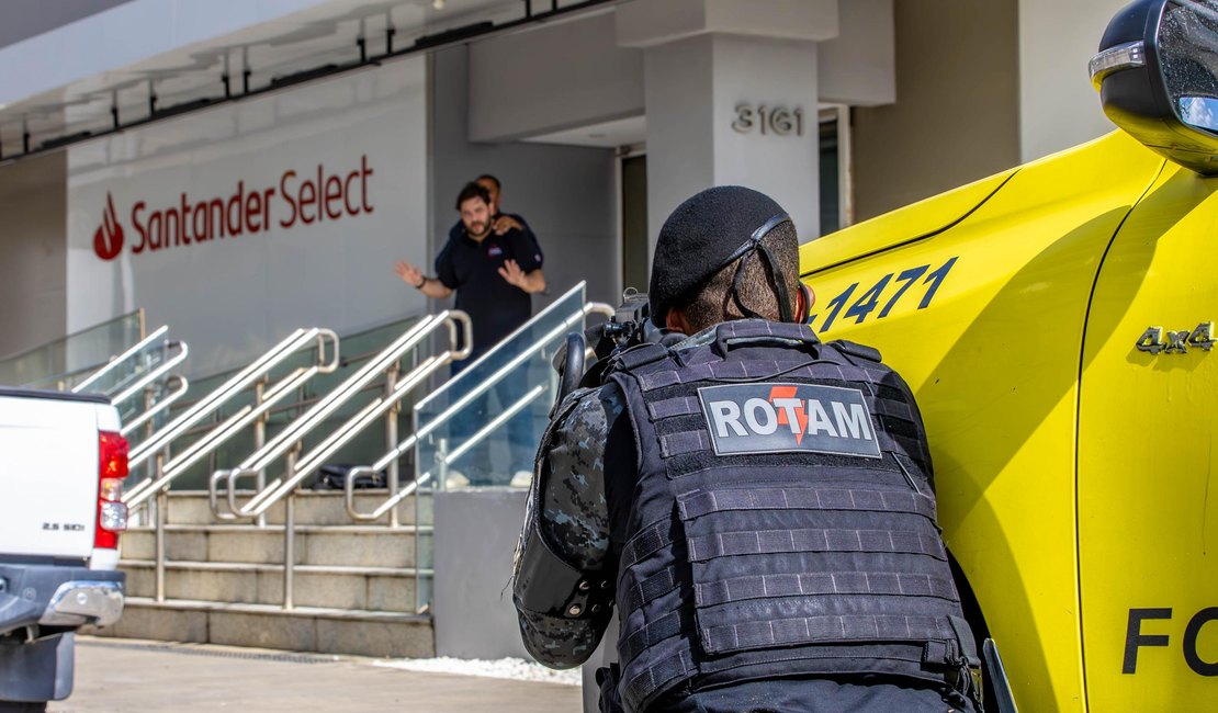 Veja como foi a simulação de sequestro de gerente bancário na Ponta Verde