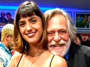 José de Abreu engata namoro com jovem de 22 anos