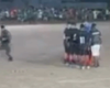 Polícia invade campo e prende jogador de futebol amador acusado de roubo