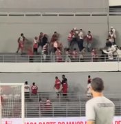 [Vídeo] Confronto entre torcidas organizadas marca o pós-jogo entre CRB e Ferroviário em Maceió