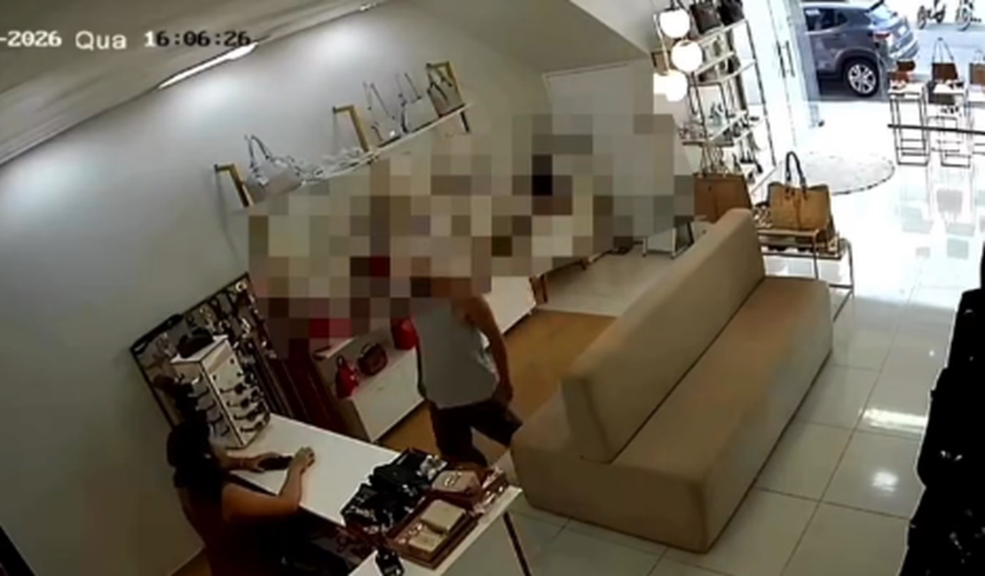 Assaltante invade loja no Centro de Arapiraca, ameaça funcionária e foge