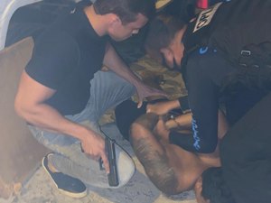 [Vídeo] PC prende homem acusado de roubo e abuso contra homossexuais