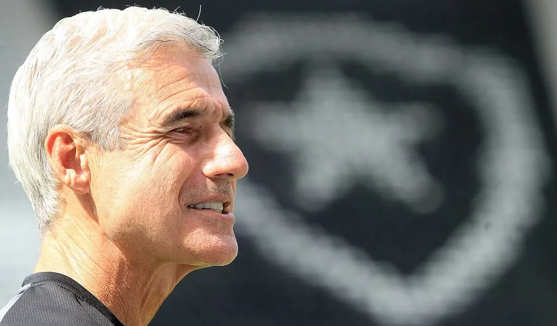 Ex-Botafogo, Luís Castro deixa o Al-Wasl após cinco meses de trabalho