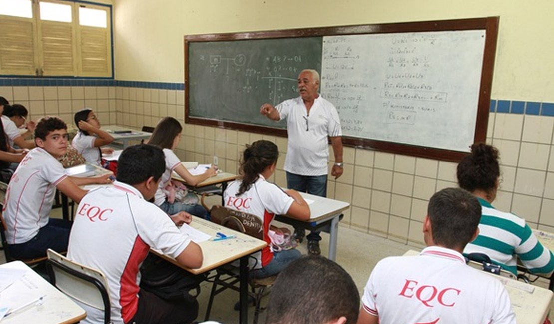 Escola arapiraquense prepara estudantes para Prova Brasil e Enem