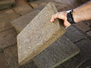 Dupla é presa com mais de 7kg de maconha dentro de carro, em Maceió