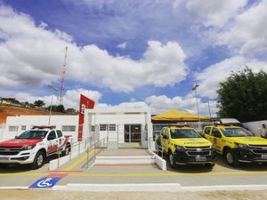 Governador entrega ambulâncias a oito municípios e inaugura Cisp em Girau Ponciano