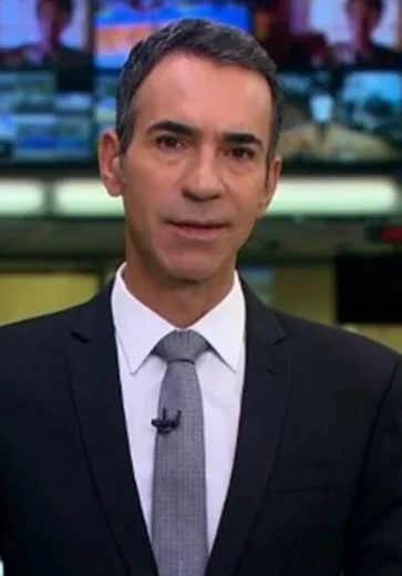 Tralli quebra protocolo no JH e surpreende ao falar do passado