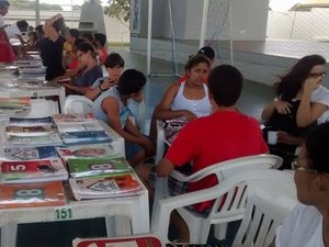 Feira de livros do Sesc em Arapiraca atrai grande público