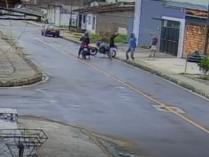 Motocicleta é roubada em plena luz do dia no bairro do Village, em Maceió