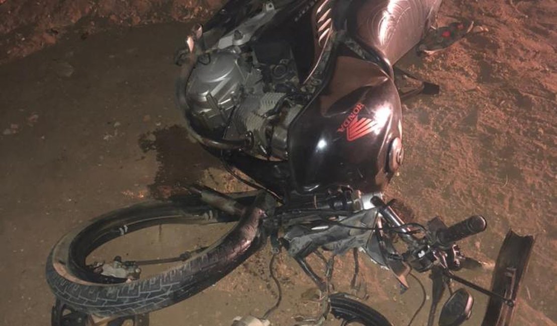 Motociclista invade contramão na AL 115 , colide em caminhão e morre