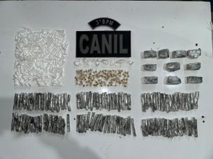Traficantes fogem e polícia descobre drogas enterradas em região de mata de Arapiraca