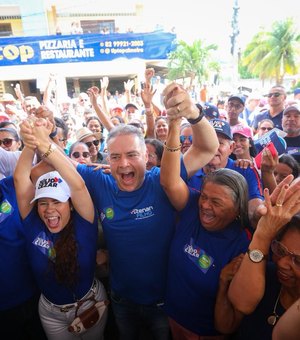 Caravana de Renan Filho arrasta multidão no Agreste e Sertão