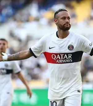 Neymar volta a entrar em campo após cinco meses, marca dois gols e comanda vitória do PSG