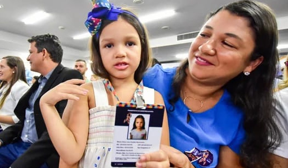 PL reacende debate sobre acompanhantes legais para autistas; entenda questão