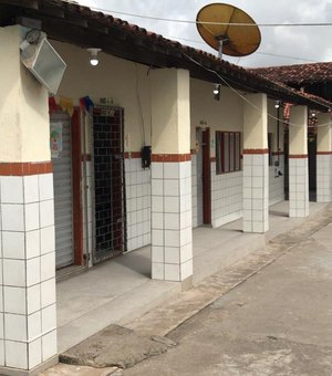 Escola de Arapiraca suspende aulas devido a goteiras e vazamentos
