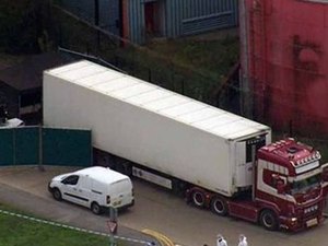 Polícia encontra 39 corpos dentro de caminhão e prende motorista