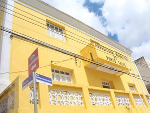 Porto Calvo anuncia licitação para retomada de obra de quadra poliesportiva