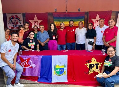 Teca Nelma reúne juventude no sertão para debater políticas públicas