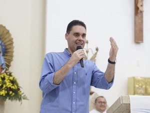 Prefeito de Teotônio Vilela não convoca concursados para usar cargos visando eleições