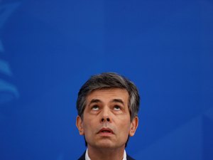Teich deixa Ministério da Saúde sem responder perguntas: 'Dei o melhor de mim'