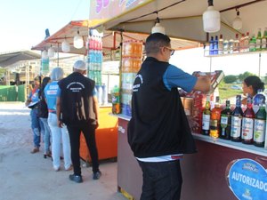 Vigilância Sanitária orienta e fiscaliza comércio eventual na festa de Bom Jesus de Penedo