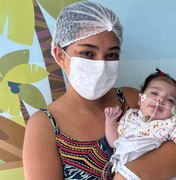 Bebê com cardiopatia toma banho de sol pela 1ª vez no Hospital da Criança