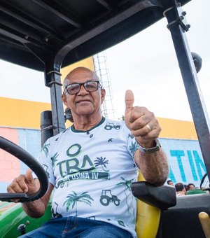 O Trator da Usina se consagra como o maior bloco da história de Japaratinga