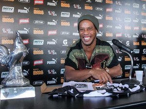 Ronaldinho Gaúcho pode jogar pelo Palmeiras