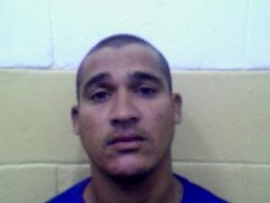 Após troca de tiros com a polícia, um criminoso morre e dois são detidos