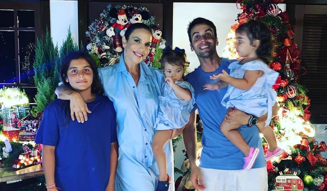 Ivete Sangalo celebra Natal com foto rara em família