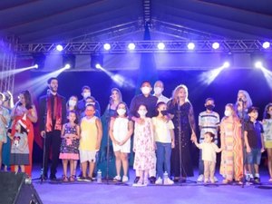 Segunda noite do Natal Luz encanta público na Praça da Independência