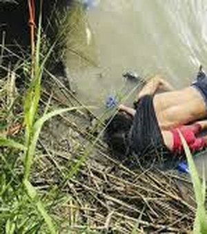 Foto de pai e filha afogados se torna símbolo da travessia mortal para entrar nos EUA
