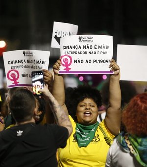 Manifestantes vão às ruas contra PL que equipara aborto a homicídio