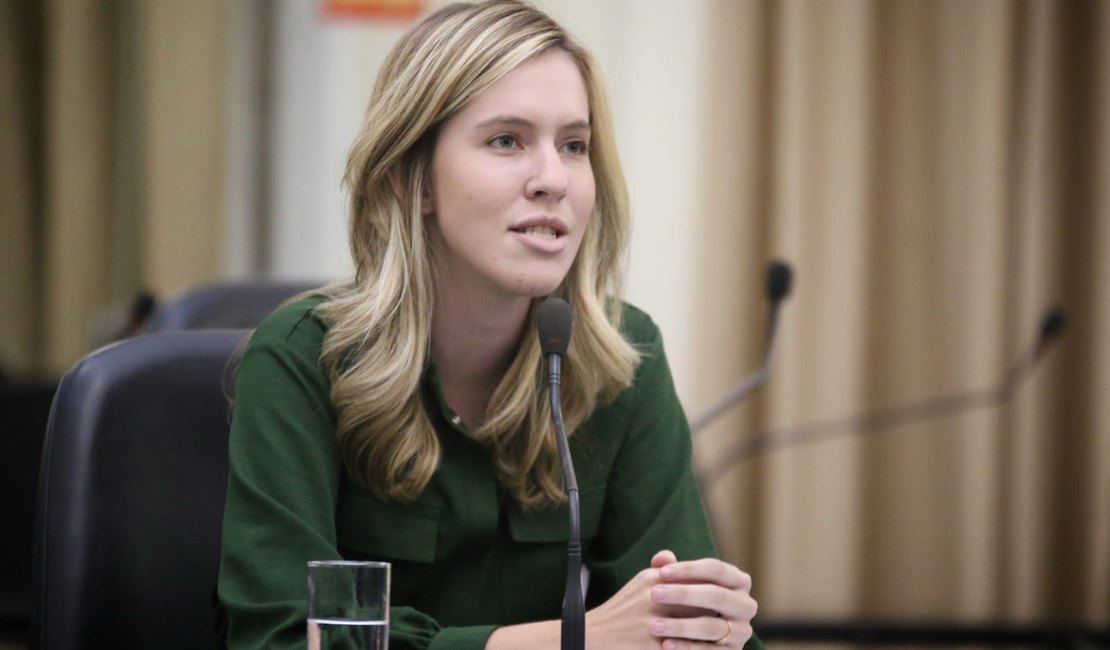 Cibele Moura alerta para aumento de casos de sexualização infantil na internet e defende leis mais rígidas