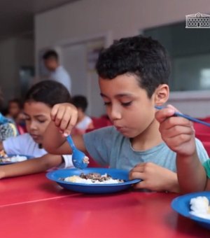 Prefeitura de Penedo fornece mais de 13 mil refeições por dia para estudantes da rede pública municipal