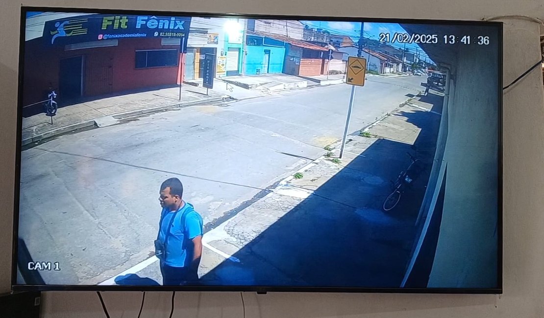 Homem furta motocicleta em via pública no Clima Bom, em Maceió