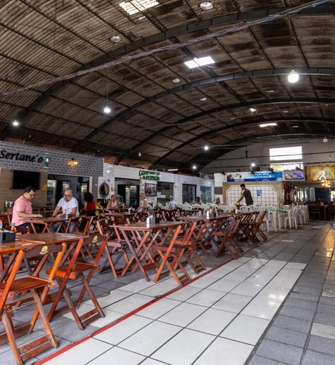 Governo dá a largada na transformação do Mercado de Jaraguá e organiza transição de permissionários para nova estrutura