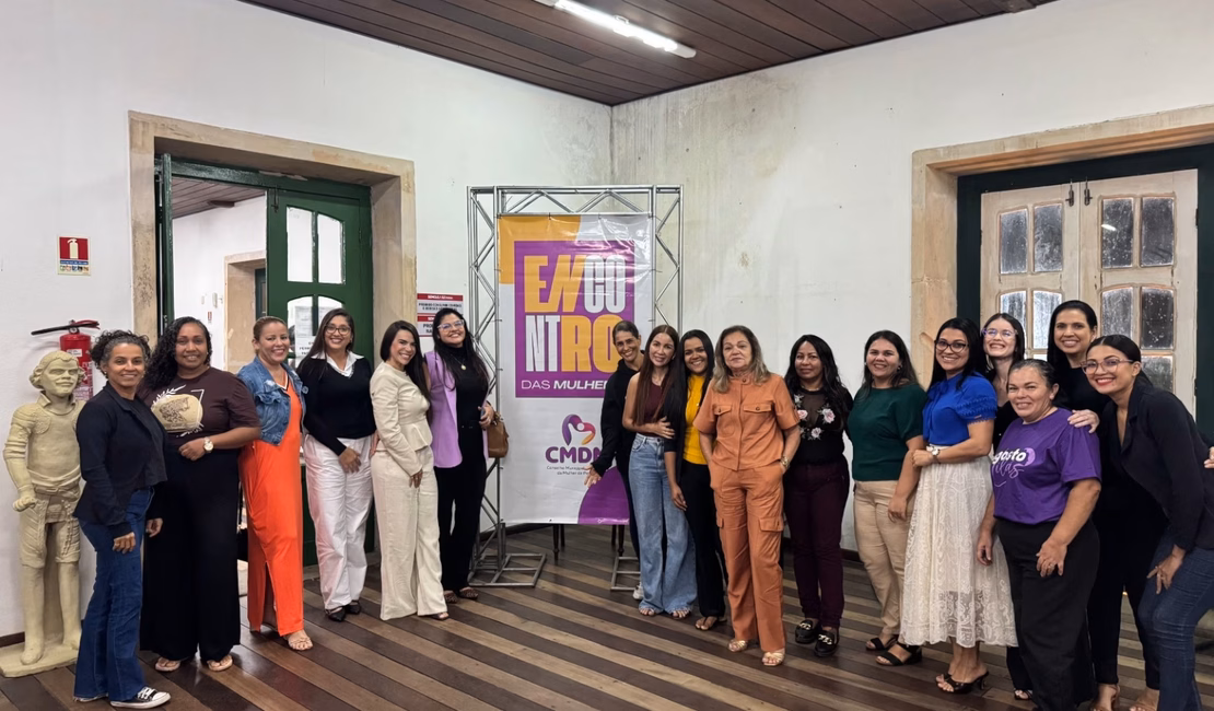 SEMU informa calendário de ações do Agosto Lilás em Penedo durante Encontro das Mulheres