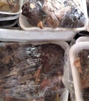 Vigilância Sanitária apreende uma tonelada de alimentos estragados em supermercado
