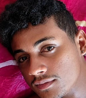Homem é assassinado em bar na feira livre de Delmiro; suspeito foi preso