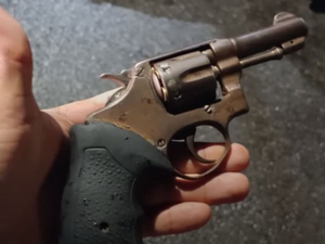 Homem é preso com arma de fogo escondida em bolsa feminina na Pajuçara