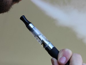 Pesquisadores estudam lesão pulmonar causada por cigarro eletrônico