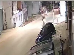 Motocicletas colidem frontalmente no bairro Olho d'Água dos Cazuzinhas