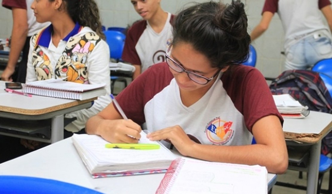 Estudantes da rede estadual participam da segunda fase da Olimpíada de História