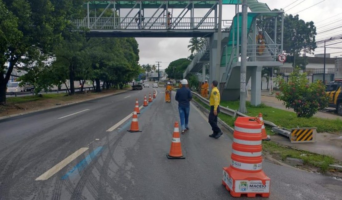 Prefeitura de Maceió interdita parte da Av. Durval de Góes Monteiro